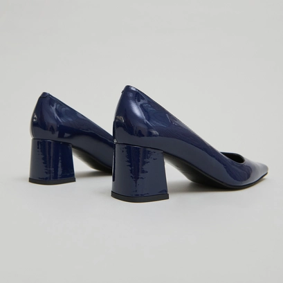 Escarpins &agrave; talons recouverts in blue patent | dulina