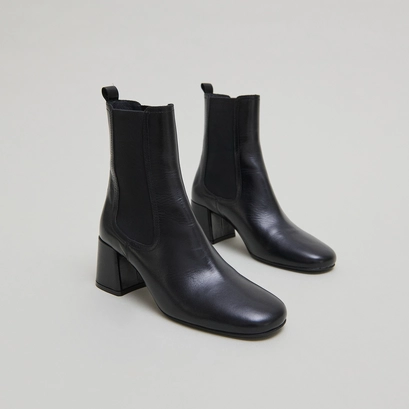 Bottines &agrave; talons et &eacute;lastiques in black leather | denon