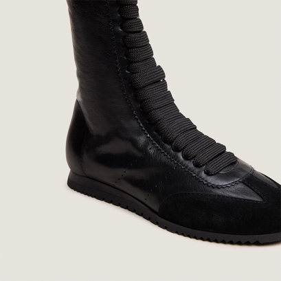 Baskets hautes &agrave; lacets in black suede and black leather | doubone