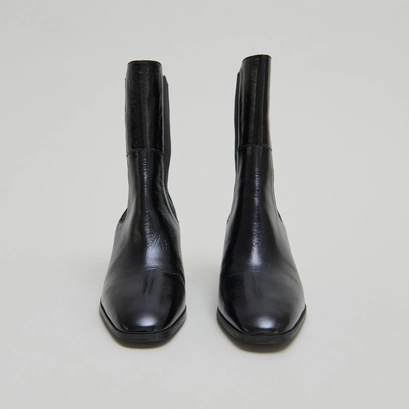 Bottines &agrave; &eacute;lastiques in black shiny leather | ducha