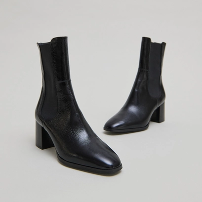 Bottines &agrave; &eacute;lastiques in black shiny leather | ducha