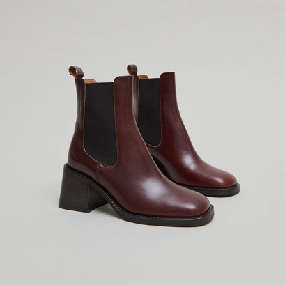 Bottines &agrave; &eacute;lastiques et talons &eacute;pais in brown patinated leather | duck