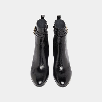Bottines d&eacute;taill&eacute;es de boucles in black pleated patent | durano