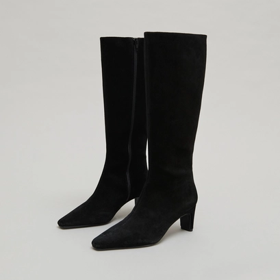 Bottes &agrave; talons et bouts pointus in black suede | danou
