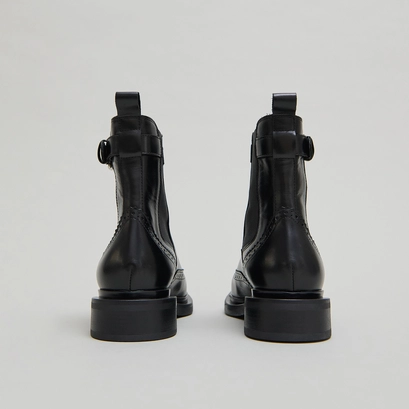 Boots &agrave; boucles in black leather | douby