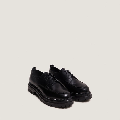 Derbies &agrave; semelles crant&eacute;es in black leather | adalou