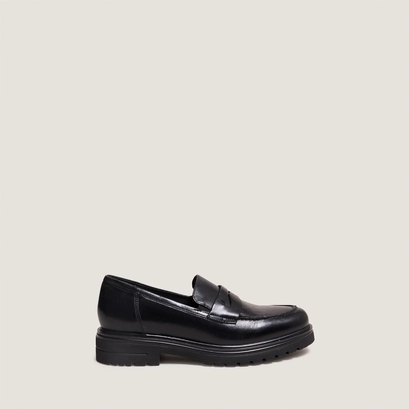 Loafers with notched soles in black leather | arlo
