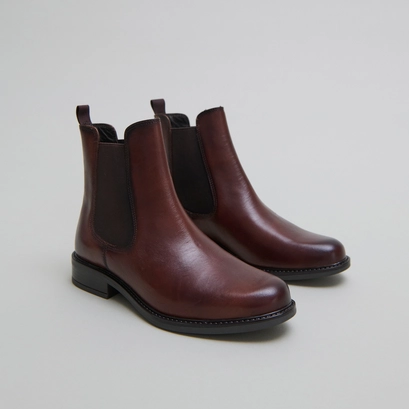 Boots &agrave; &eacute;lastiques et &agrave; bouts ronds in cognac leather | audry
