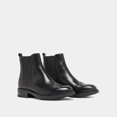 Boots basses &agrave; &eacute;lastiques et d&eacute;tails ajour&eacute;s black