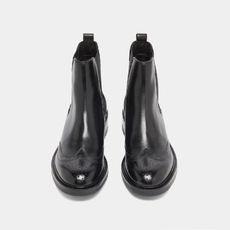 Boots basses &agrave; &eacute;lastiques et d&eacute;tails ajour&eacute;s black