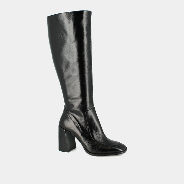Square-toe high boots in black distressed leather calf size M | VAUBANE