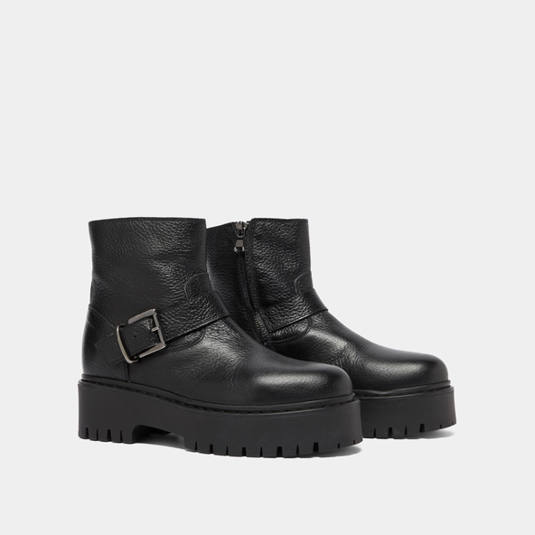Boots à semelles crantées et boucles in black grained leather | RANA