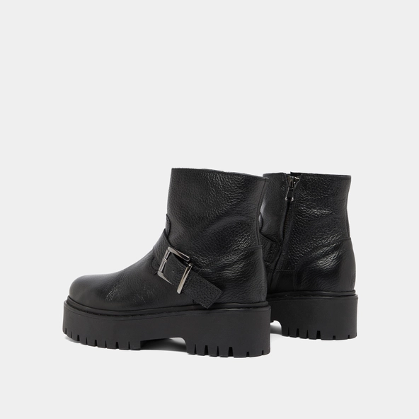 Boots à semelles crantées et boucles in black grained leather | RANA