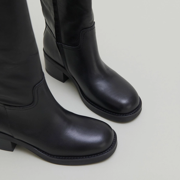 Bottes hautes à boucles in black leather | IRENA