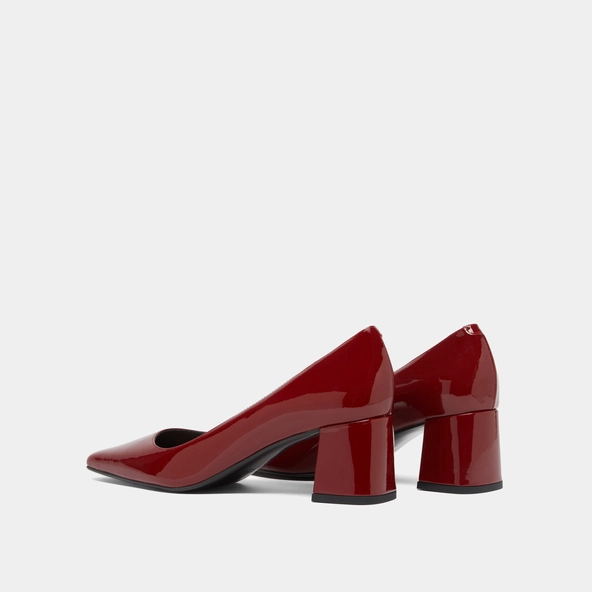 Escarpins à talons recouverts in carmine red patent | DULINA