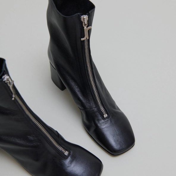 Bottines à fermetures éclairs avant in black leather | AMARYLLIS