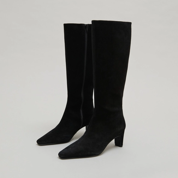 Bottes &agrave; talons et bouts pointus in black suede | DANOU