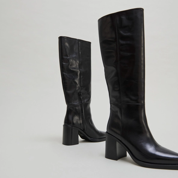 Boots with laminated heels in black leather | DICKINSON