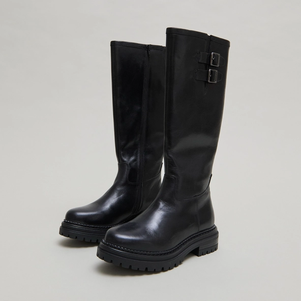 Bottes hautes &agrave; semelles crant&eacute;es et bou... in black leather | ADALIA