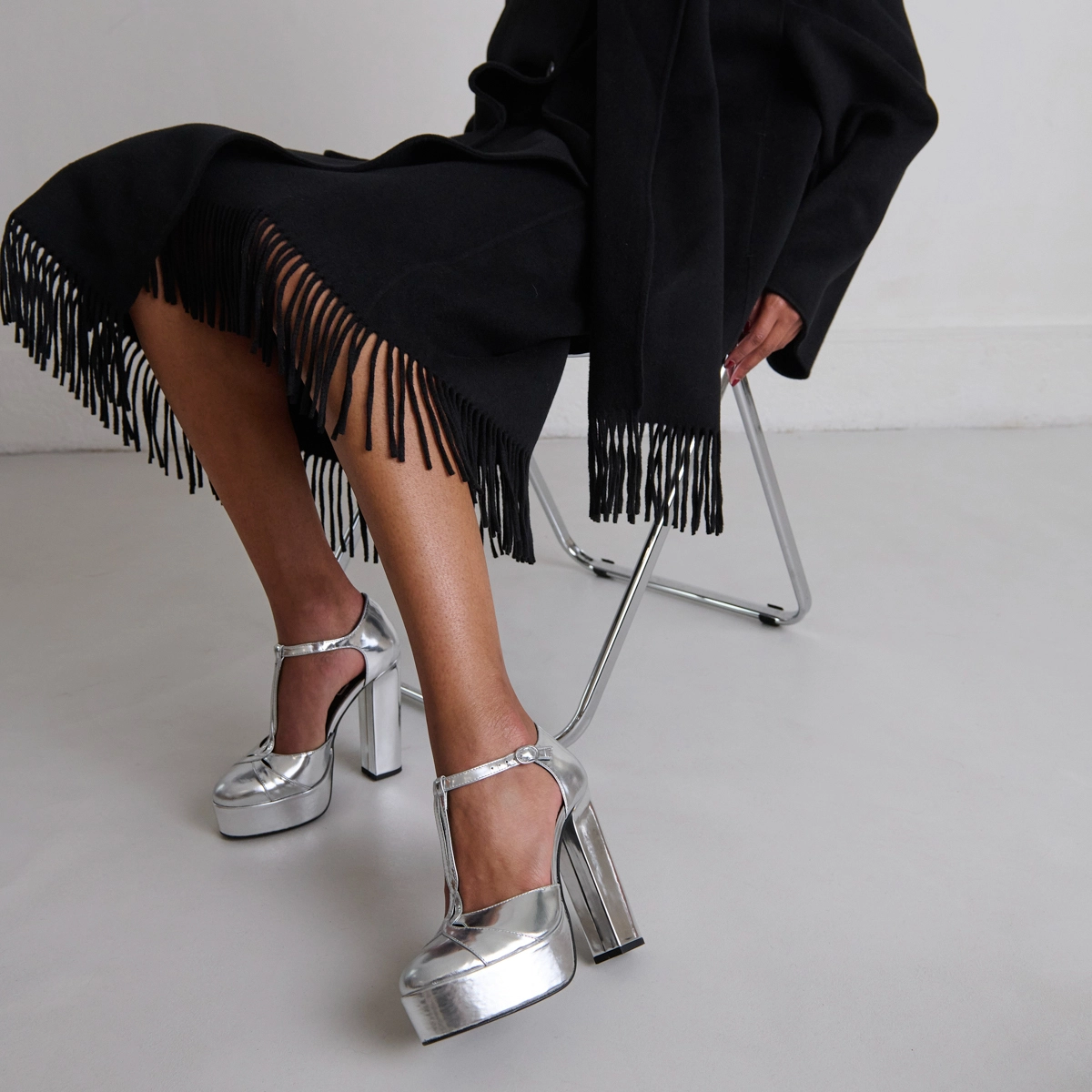Salomés à talons et plateformes in silver metallic leather | REWIND