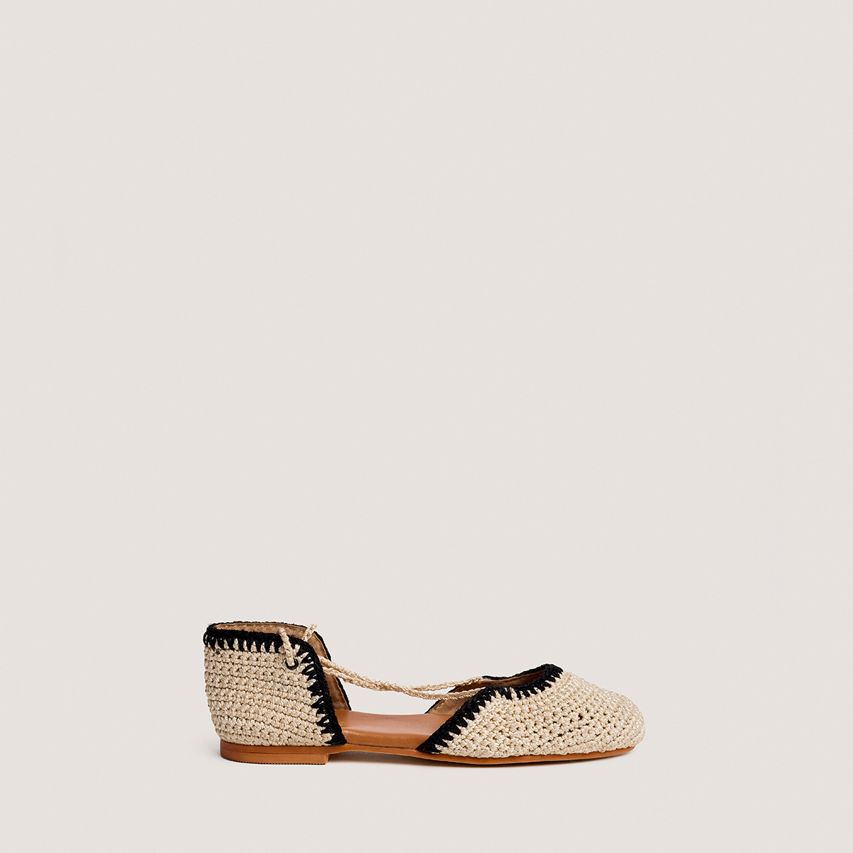 Ballerines &agrave; lacets black/beige