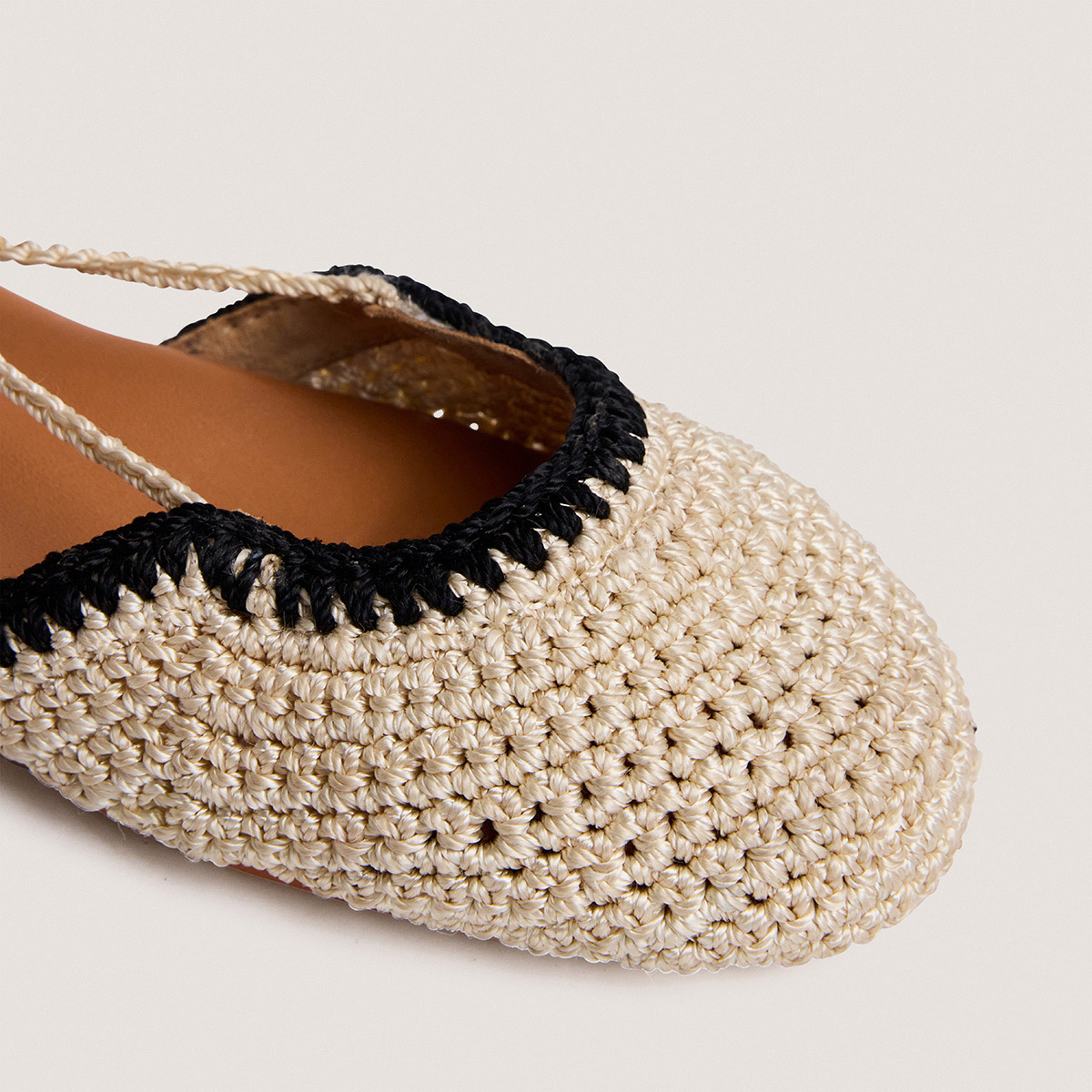 Ballerines &agrave; lacets black/beige
