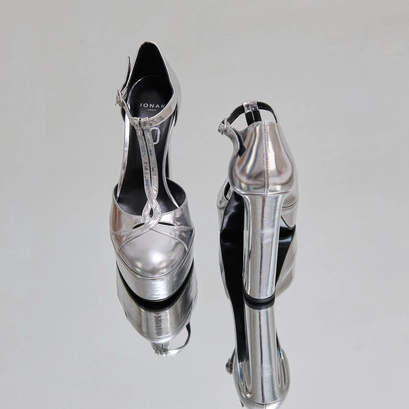 Salom&eacute;s &agrave; talons et plateformes in silver metallic leather | rewind