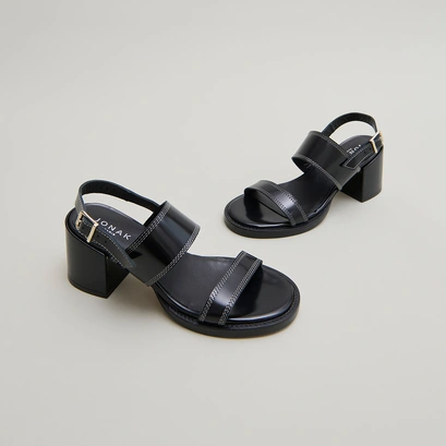 Sandales &agrave; talons in black glazed leather | BLONDINE