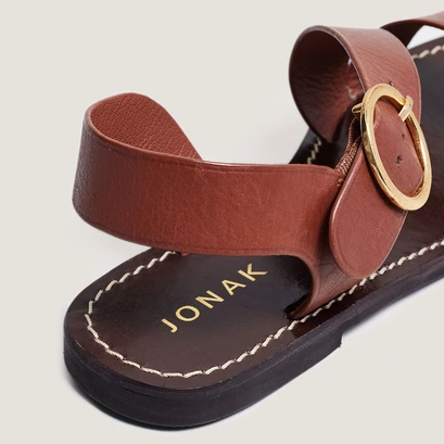 Sandals with wide straps and adjustable buckles in cognac leather | welbi