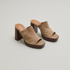 Mules &agrave; talons taupe