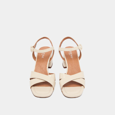 Sandales &agrave; talons ecru