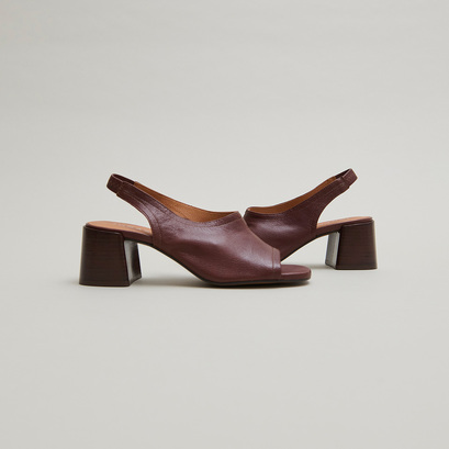 Sandales &agrave; bouts ouverts in brown leather | brownie