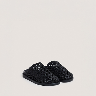 Mules ajour&eacute;es in black raffia | wolfang