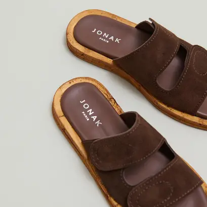 Mules &agrave; deux lani&egrave;res in dark brown suede | elsie