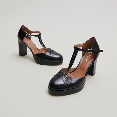 Salom&eacute;s in black shiny leather | volo