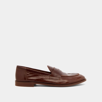 Round-toe loafers in brown shiny leather | thelma