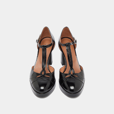 Salom&eacute;s black