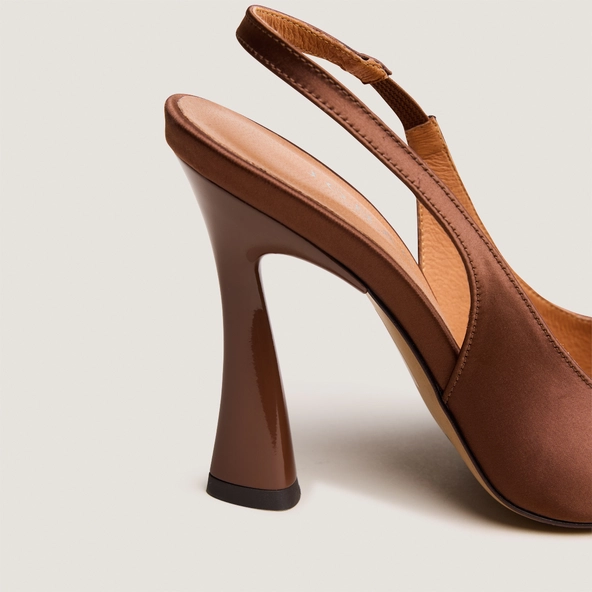 Pointed-toe slingbacks in brown satin | DRESSY