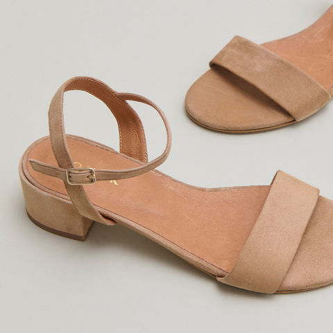Sandales &agrave; talons carr&eacute;s camel