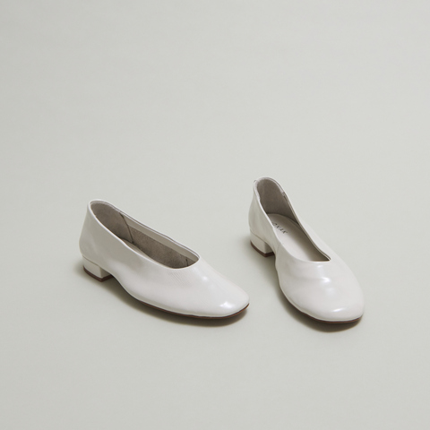 Ballerines &agrave; petits talons ecru