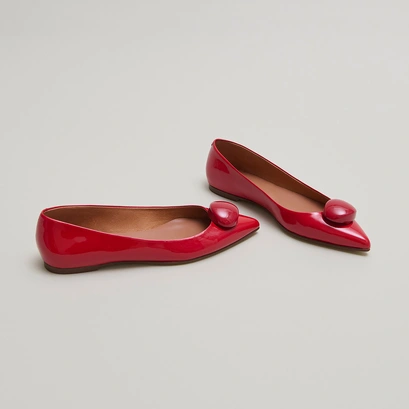 Ballerines &agrave; bouts pointus et billes in red varnish | DALIDO