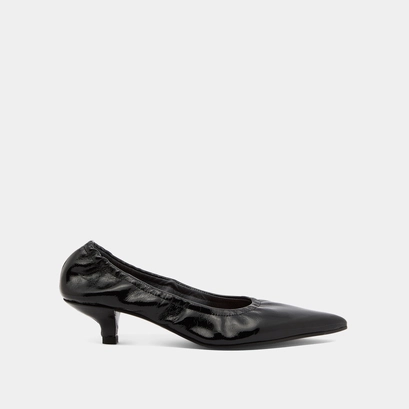 Escarpins &agrave; petits talons in black pleated varnish | doua