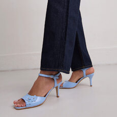 Sandales &agrave; talons et fleurs sky blue