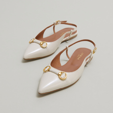 Ballerines slingbacks &agrave; bouts pointus et mors dor&eacute;s ecru
