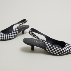 Escarpins &agrave; petits talons et boucles ajustables white/black
