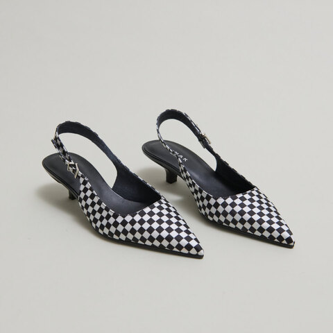 Escarpins &agrave; petits talons et boucles ajustables white/black