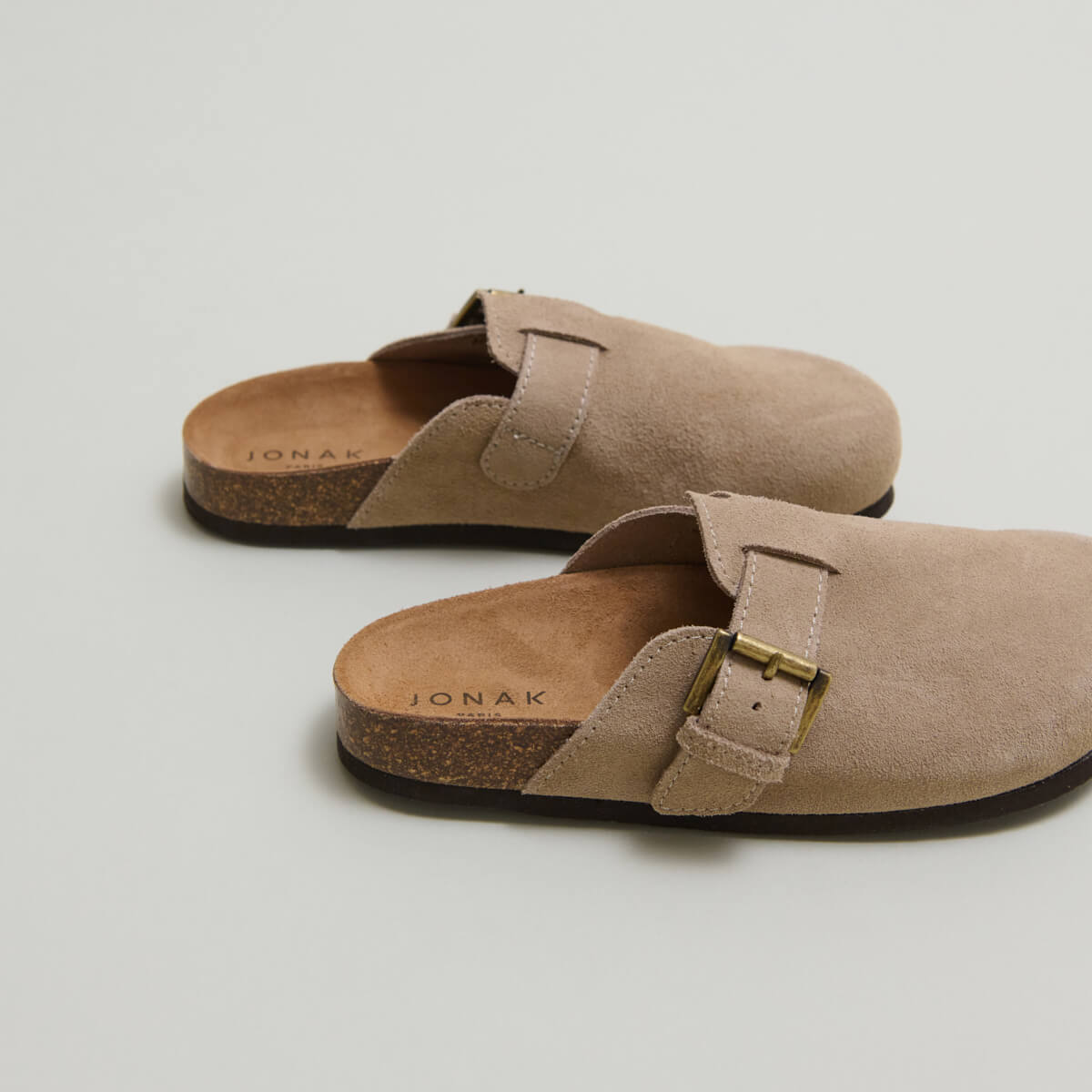 Mules &agrave; boucles taupe
