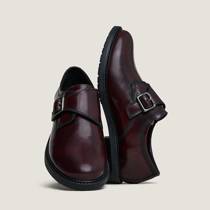 Derbies &agrave; boucles in burgundy shiny leather | atlantis