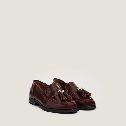 Tassel loafers in shiny brown leather | nellou