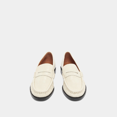 Mocassins &agrave; bouts ronds et fronc&eacute;s ecru